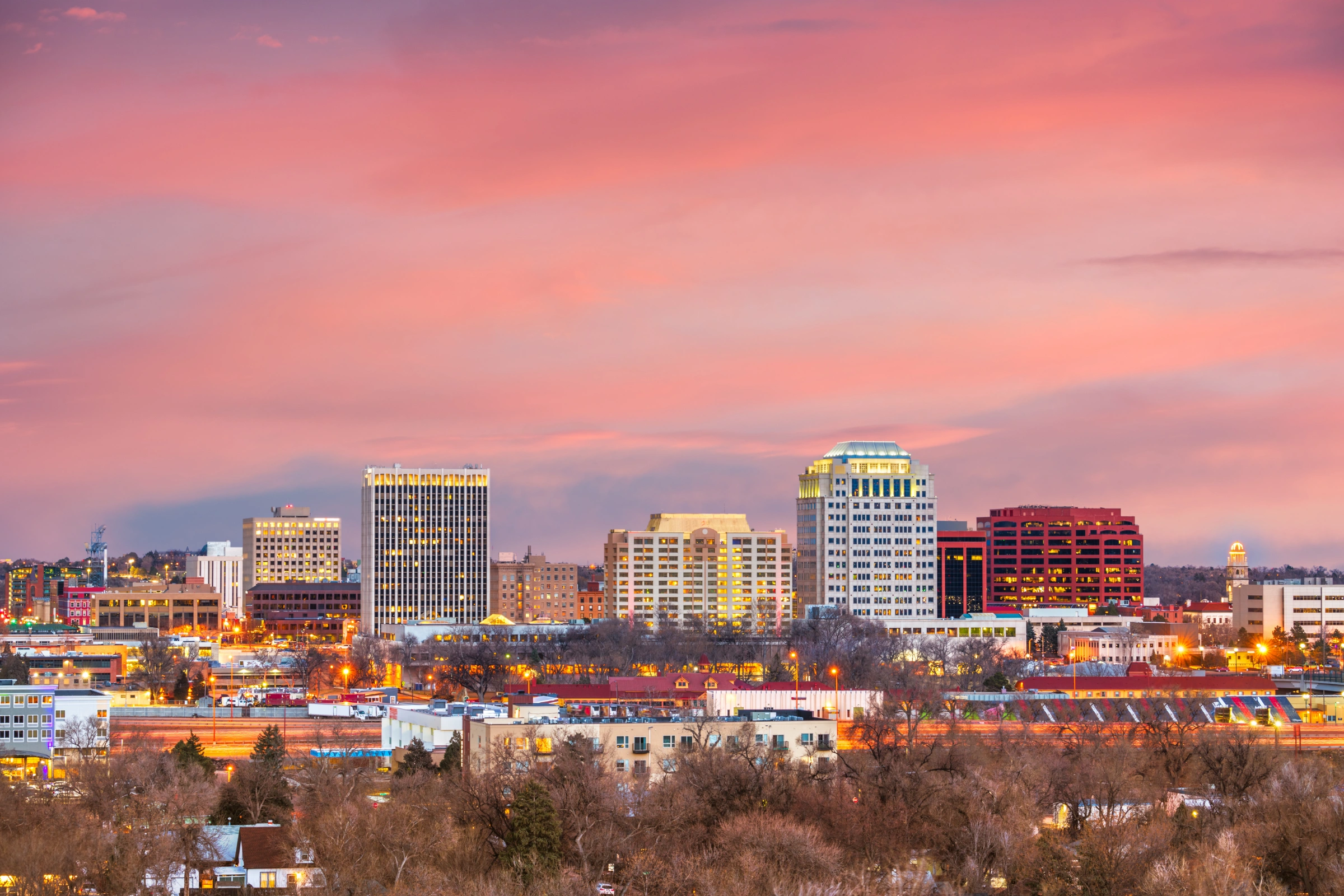 Colorado_Springs,_Colorado[1].webp
